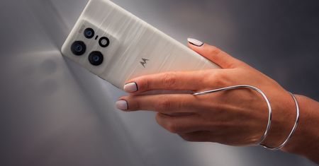Motorola Edge 50 już jest. Trzy nowe smartfony