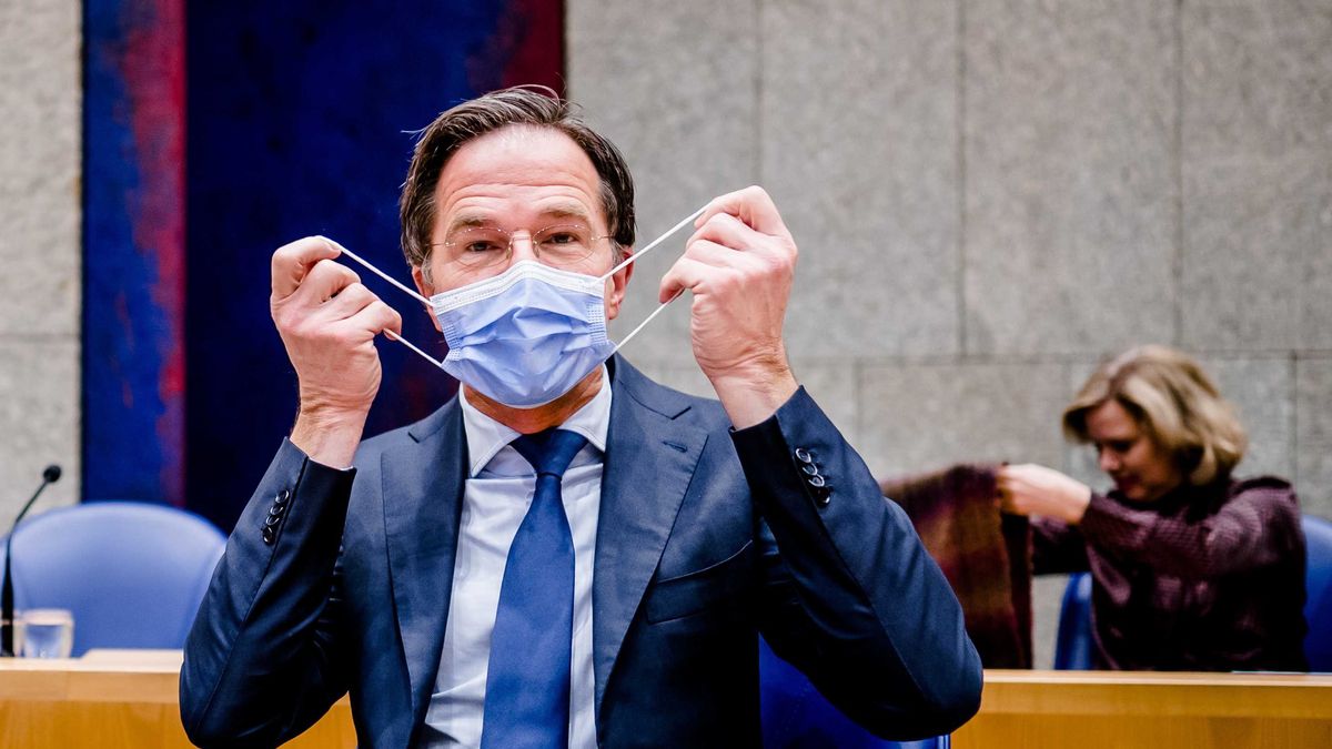 Premier Holandii Mark Rutte zapowiedział wprowadzenie w Holandii godziny policyjnej