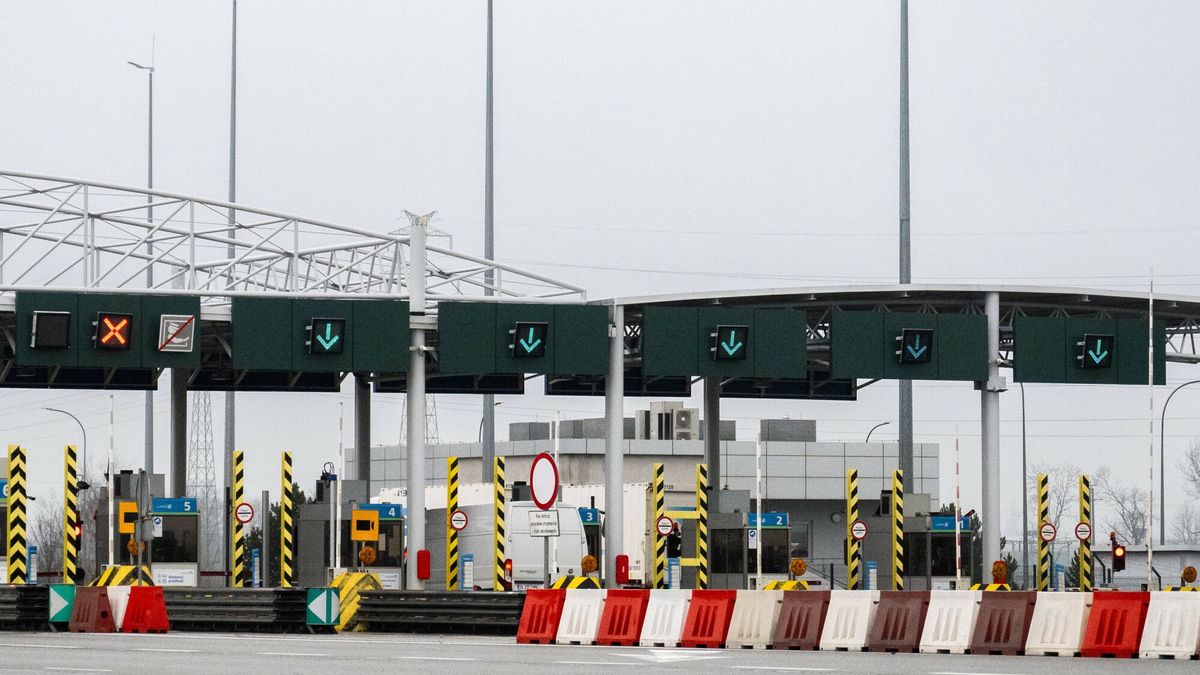 Autostrada A2 - punkt poboru op?at
Fot. Lukasz Gdak/East News, Nagradowice kolo Poznania, 15.01.2025. Autostrada A2. Punkt poboru oplat.
Lukasz Gdak