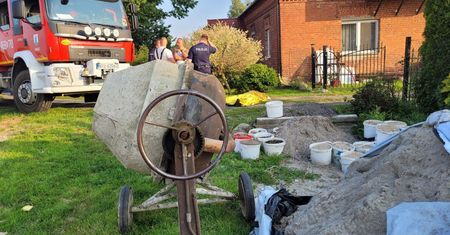 Chciał naprawić betoniarkę. Doszło do tragedii