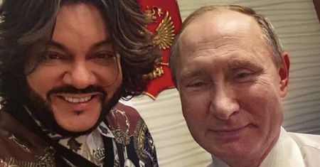 Wyznawał miłość Putinowi. Amerykańscy dziennikarze biją na alarm