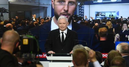 Polityczne tornado to niejedyny problem TVP. "Panuje tam bezhołowie i mentalność folwarczna"