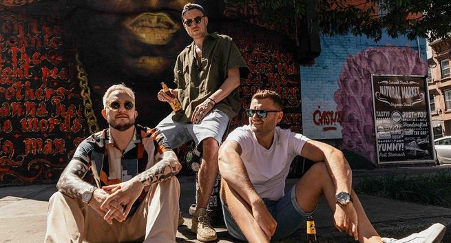 Ten Typ Mes, Łozo i Kacper Ruciński w amerykańskim stylu reklamują piwo Brooklyn Pilsner