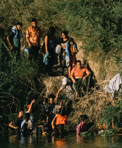 Ciało uwięzione w pływającej barierze Rio Grande na granicy USA-Meksyk. Migrant przypłacił życiem