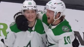 Hokej: Pracowity zawodnik z nową umową w Dallas Stars