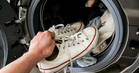 Mandat za robienie prania. Można dostać nawet 5000 zł kary