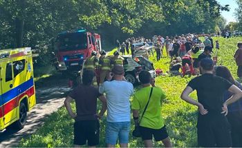 Dwa wypadki na trasie Rajdu Polski. Lądował śmigłowiec LPR