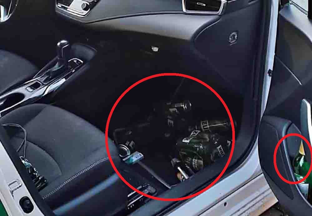 Oława: Taksówkarz wydmuchał 2,6 promila. W samochodzie puszki i butelki po alkoholu