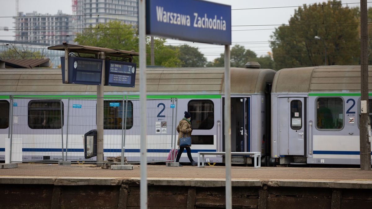 Zmiany w kursowaniu pociągów to efekt rozpoczętej w ubiegłym roku przebudowy stacji Warszawa Zachodnia.