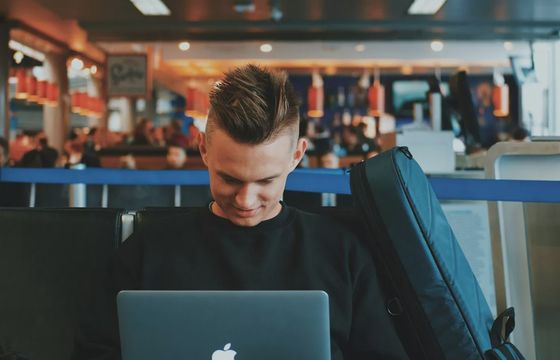 Newslettery przekonują do zakupu online. Konsument nieobojętny na reklamę