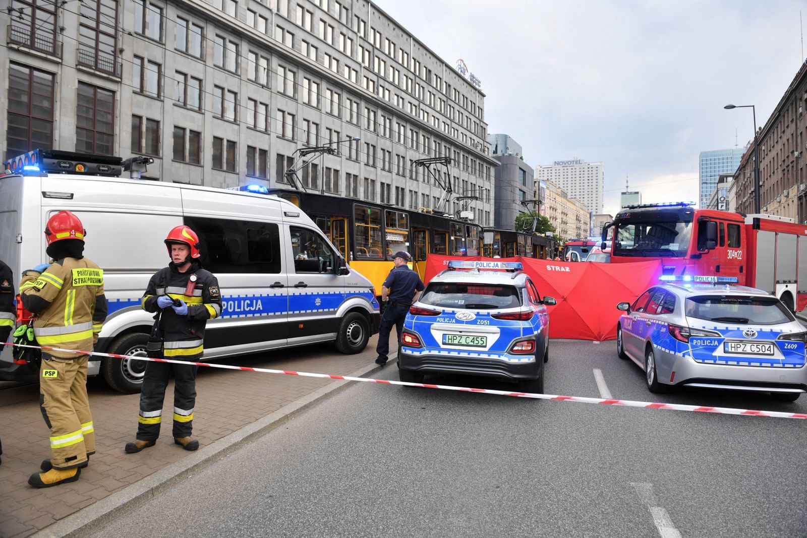 Paraliż w centrum Warszawy. Nastolatka potrącona przez tramwaj