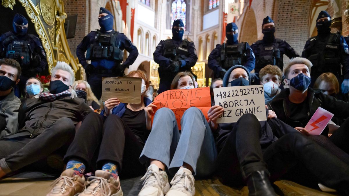 Strajk kobiet po decyzji Trybunału Konstytucyjnego w sprawie aborcji