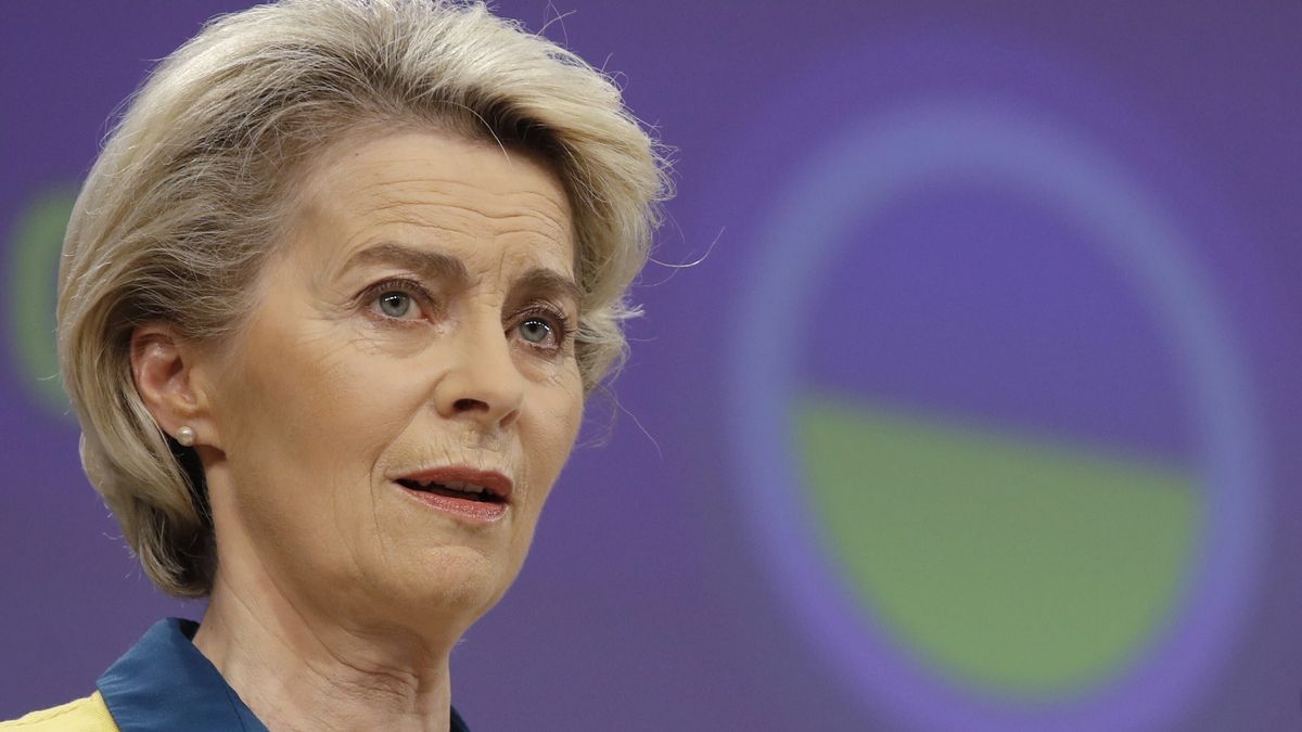 European Commission President Ursula von der Leyen gives a press conference on the Commission's opinions on the EU membership applications by Ukraine, Moldova and Georgia in Brussels, Belgium, 17 June 2022. EPA/OLIVIER HOSLET Dostawca: PAP/EPA.