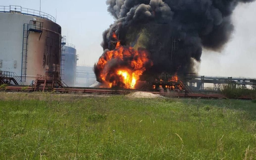 Płonie rafineria w Lisiczańsku. "Groźba wybuchu"