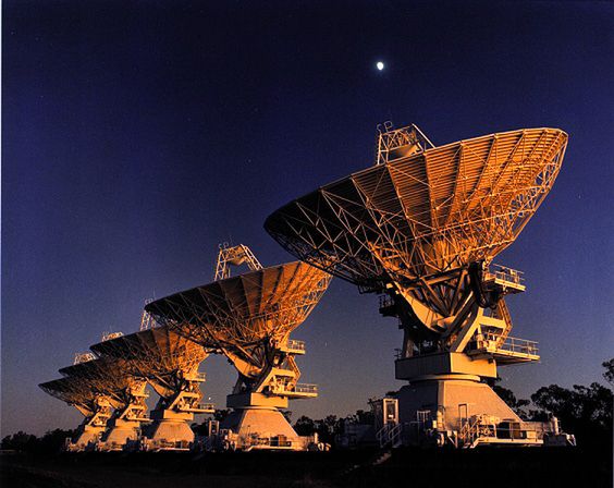 Zespół radioteleskopów ATCA (Fot. narrabri.atnf.csiro.au)