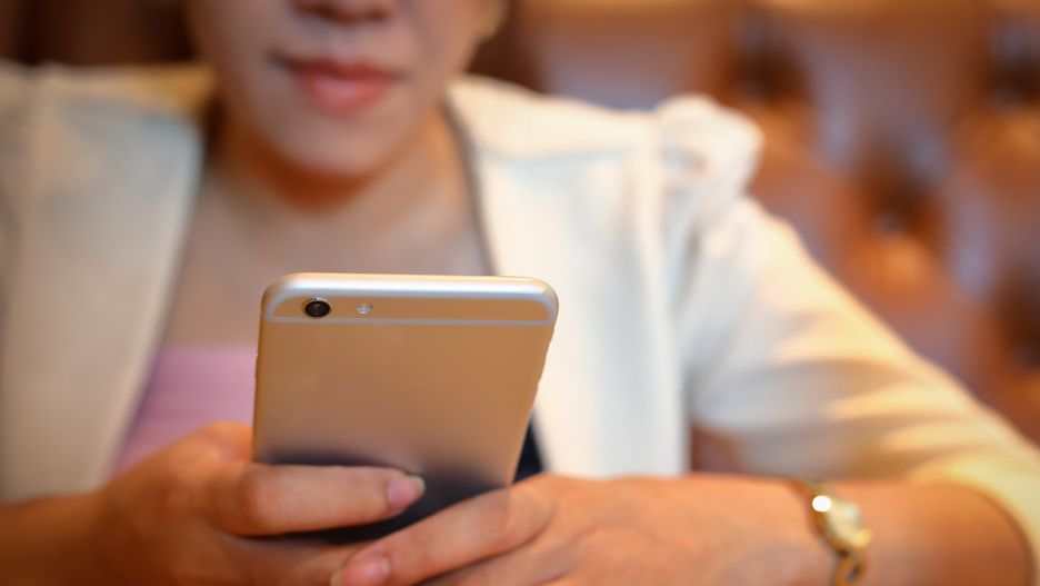 Kobiety poznały oszusta w aplikacji randkowej - zdjęcie poglądowe