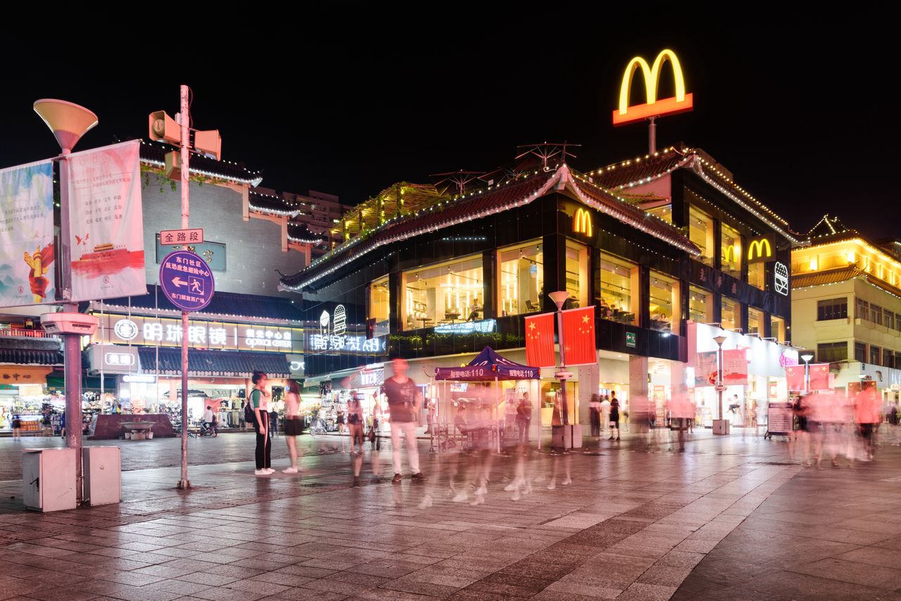 Zaskakująca moda wśród młodych podróżników. Nie do wiary gdzie śpią, żeby zaoszczędzić