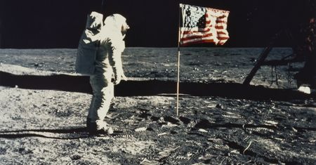 Astronauci z Apollo 11 nie byli sami na Księżycu. Rosjanie wysłali własną misję