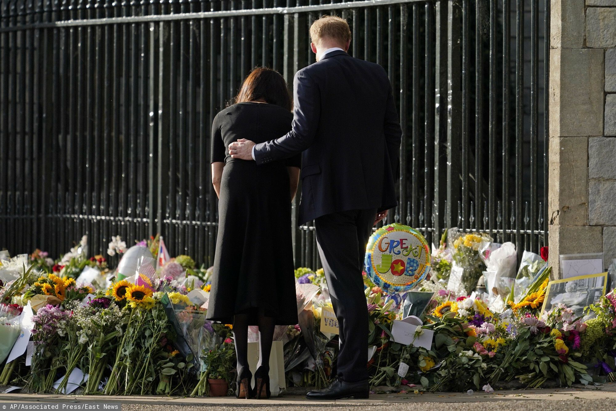 Książęta William i Harry z Kate Middleton i Meghan Markle w Windsorze