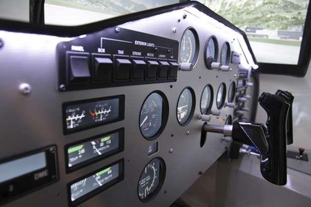 OVO-4 Home Flight Simulator - zostań kapitanem Wroną, nie wychodząc z domu 3
