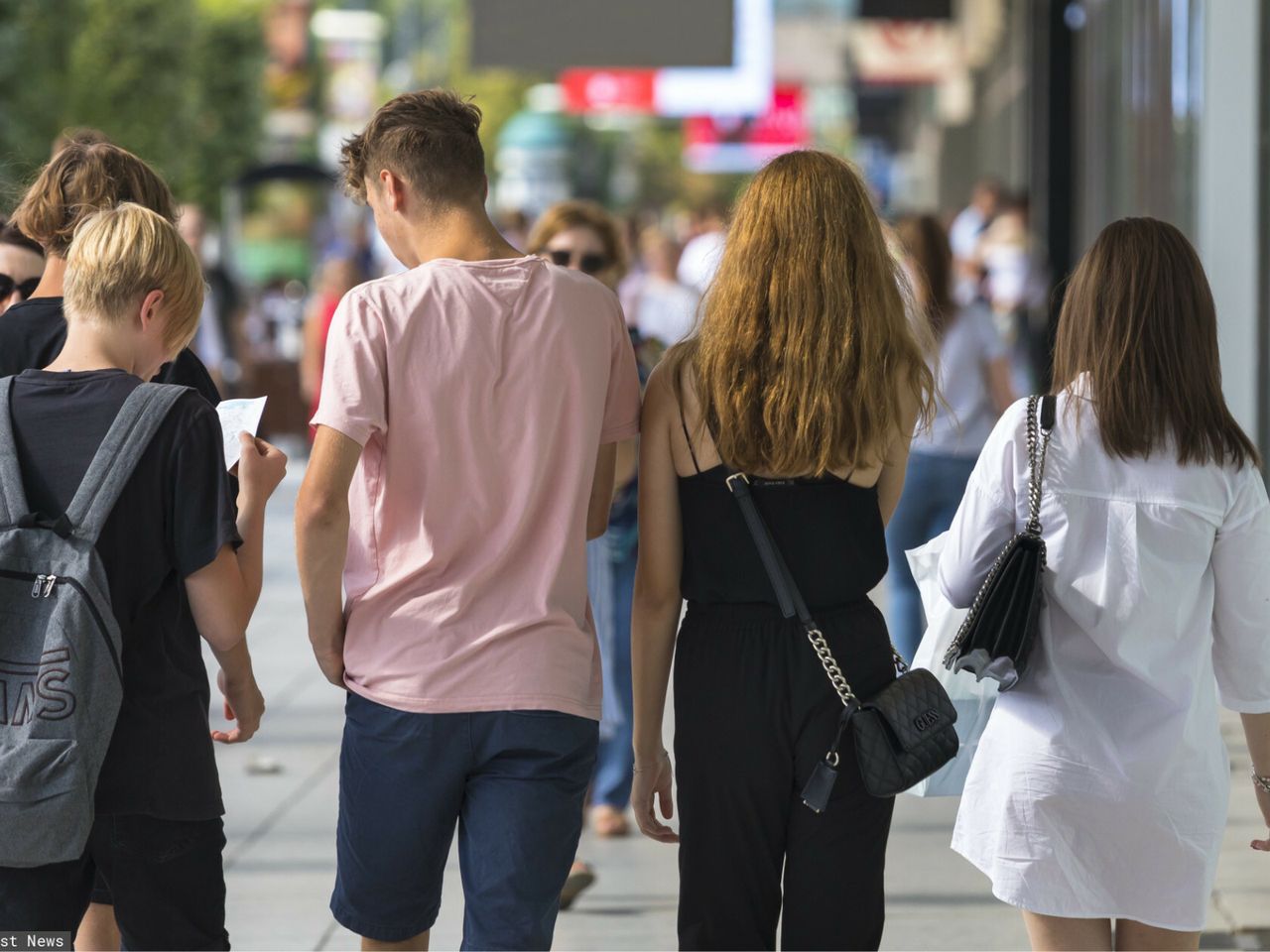 "Zetki" żyją chwilą i kupują. Potem mówią, że "po prostu nie spłacą"