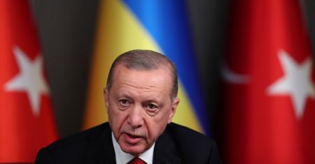 Erdogan wystawił Putina. "Nie wykluczam, że spodziewa się puczu"