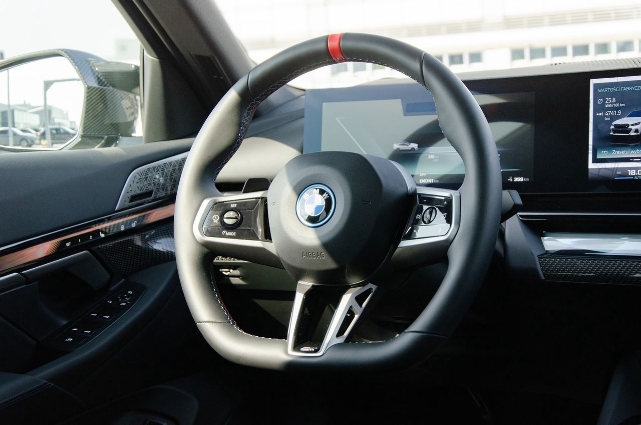 BMW i5 M60