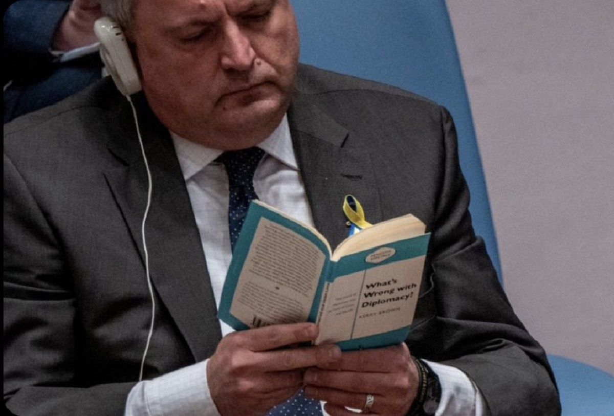 Taką książkę czytał ukraiński dyplomata w ONZ. Zakpił z przedstawiciela Rosji