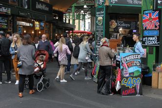 Brytyjska sieć handlowa się kurczy. Kolejne zwolnienia