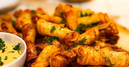 Zakręcone chipsy ziemniaczane. Nie można powstrzymać się od chrupania