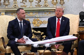 List Trumpa do Nawrockiego wyciekł do mediów. Szefernaker oburzony