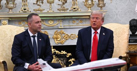 List Trumpa do Nawrockiego wyciekł do mediów. Szefernaker oburzony