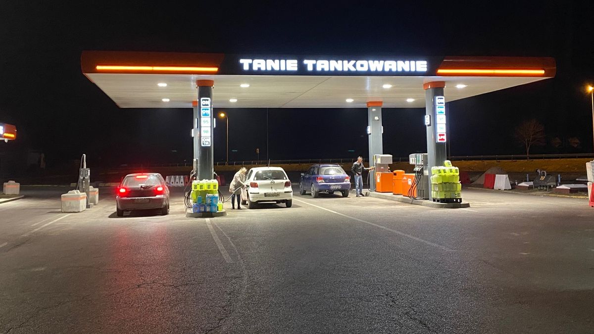 Tanie tankowanie na razie musi pozostać w sferze marzeń. Polacy powinny przyzwyczaić się do cen rzędu 6-7 zł za litr