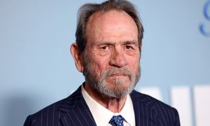 Wróg wywiadów, miłośnik koni. Jaki naprawdę jest Tommy Lee Jones?