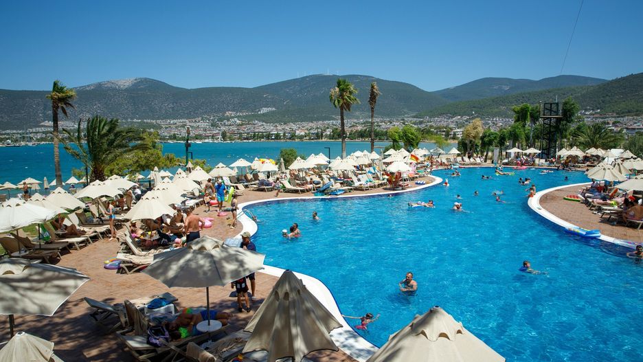 Akbuk - riwiera egejska
Fot. Michal Wozniak/East News Akbuk, Turcja, 01.08.2023. Hotel Long Beach Club Nature. N/z: basen hotelowy.
MICHAL WOZNIAK