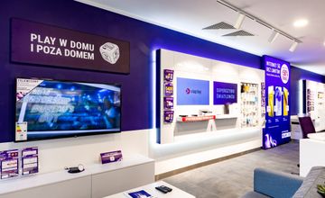 Play pożycza prawie pół miliarda na sprzęt i usługi