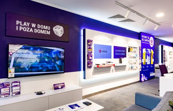 Play pożycza prawie pół miliarda na sprzęt i usługi