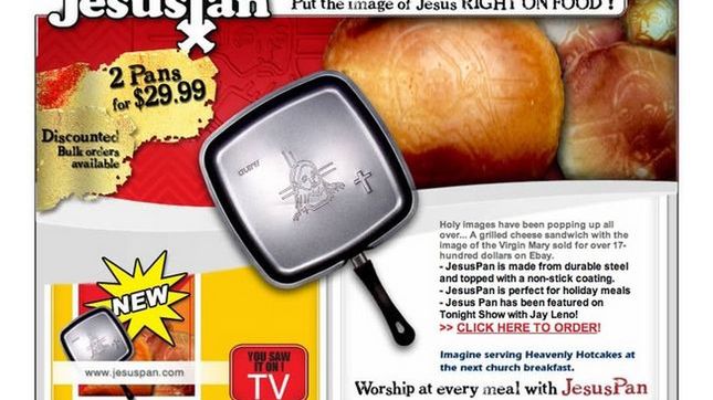 6 nietypowych pomysłów na prezent komunijny. Patelnia z Jezusem, kostka modlitewna i inne 1