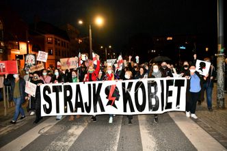 Strajk kobiet. Podpowiadamy, jak w środę wziąć zwolnienie