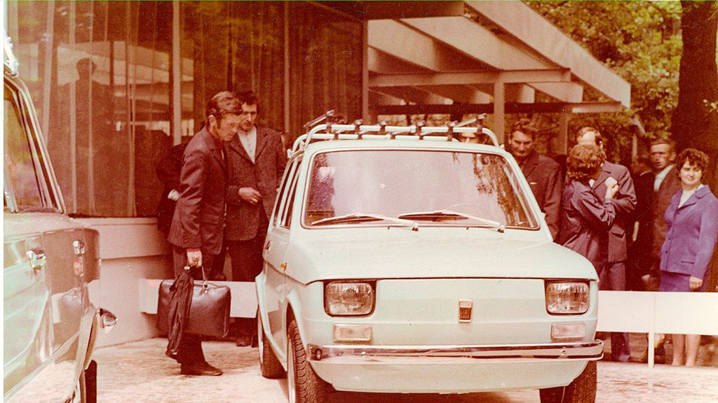 Fiat 126p to jeden z symboli PRL i motoryzacyjne marzenie wielu. Z tych, którzy mimo przedpłaty, samochodu nie otrzymali, jeszcze 241 osób nie zgłosiło się po rekompensaty