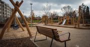 Warszawa. Na skwerze przy ul. Kępnej nowy plac zabaw i miejsce do wypoczynku