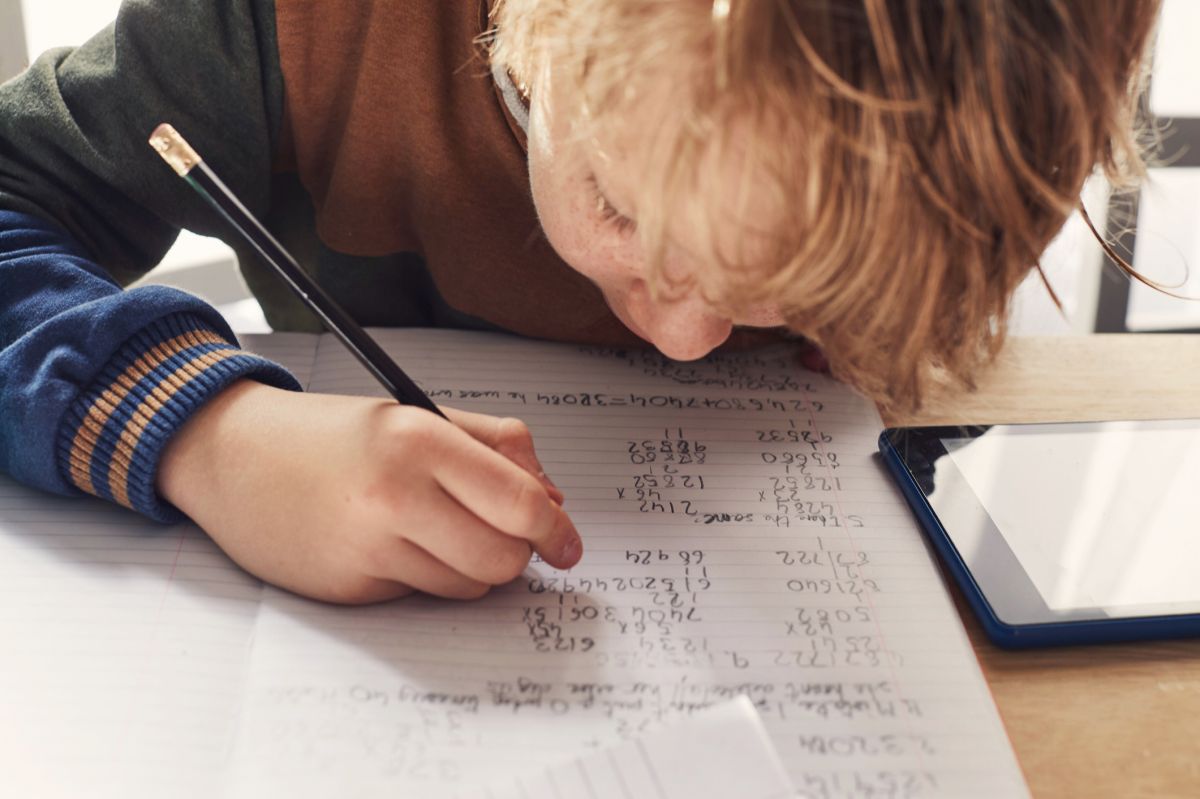 Boy calls 999 for math help: Deputy sheriff to the rescue