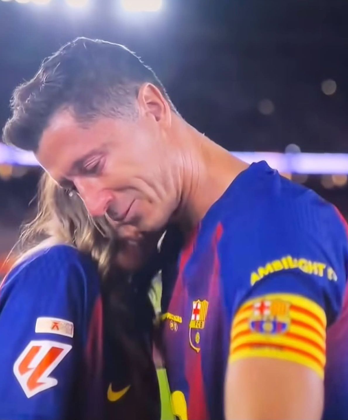 Rodzinne chwile podczas pożegnania Lewandowskiego na Camp Nou