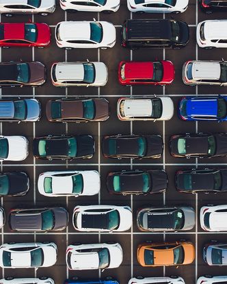 Ile naprawdę kosztuje elektryk? Rok 2025 obnażył ekonomię elektromobilności