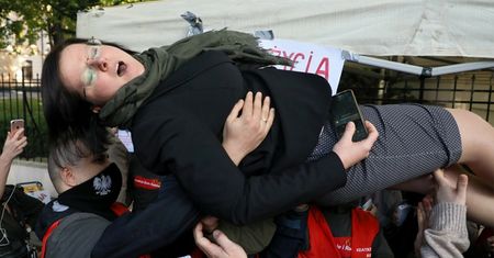 Biologiczna Bzdura Roku 2020. Wygrywa KAJA GODEK i jej: "Nie ma czegoś takiego jak orientacja seksualna"
