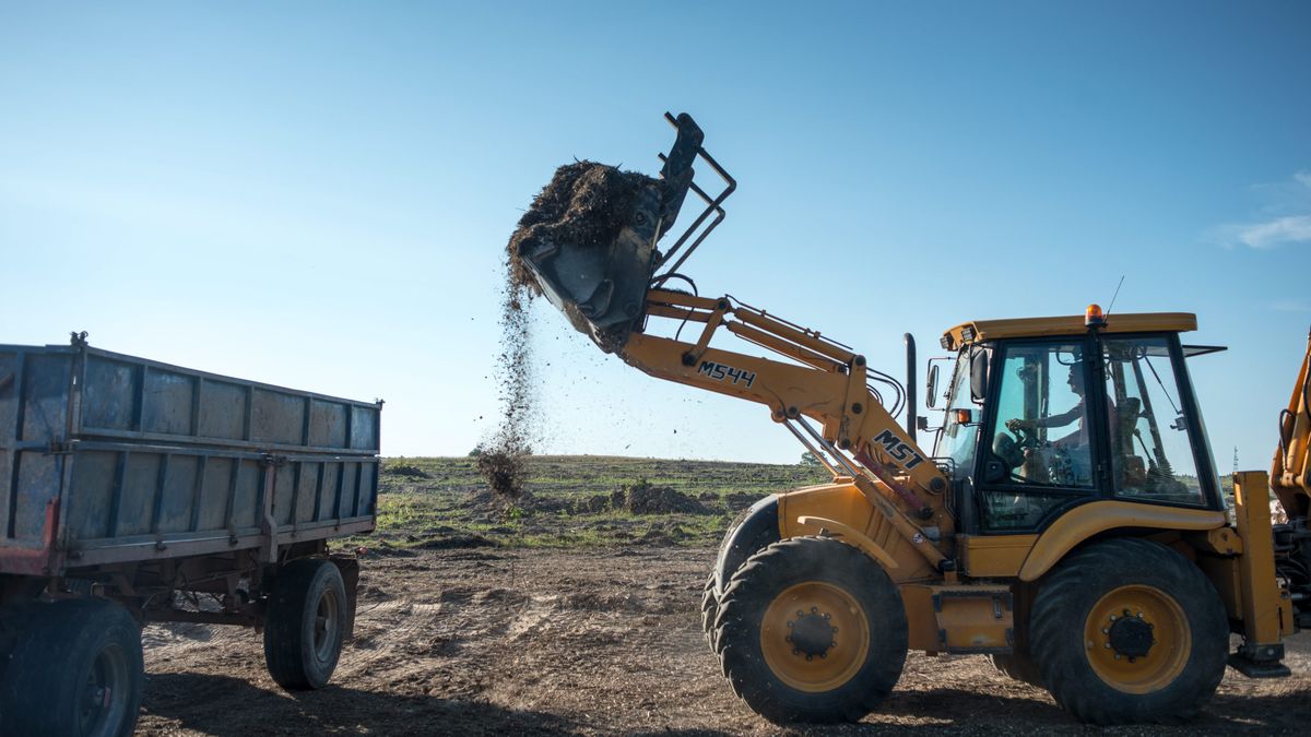 Wojciech Pacewicz
dofinansowanie zwrot, dotacja, kara, korupcja, Norweski Mechanizm FinansowY, pieni�dze, strefa ekonomiczna, zwrot, koparka traktor ci�gnik