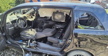 Dwoje nastolatków w Oplu. Dramat na przejeździe