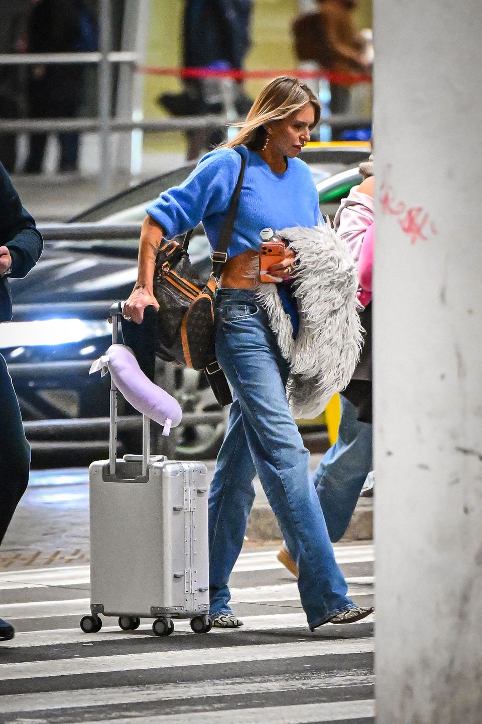 Monika Goździalska na lotnisku