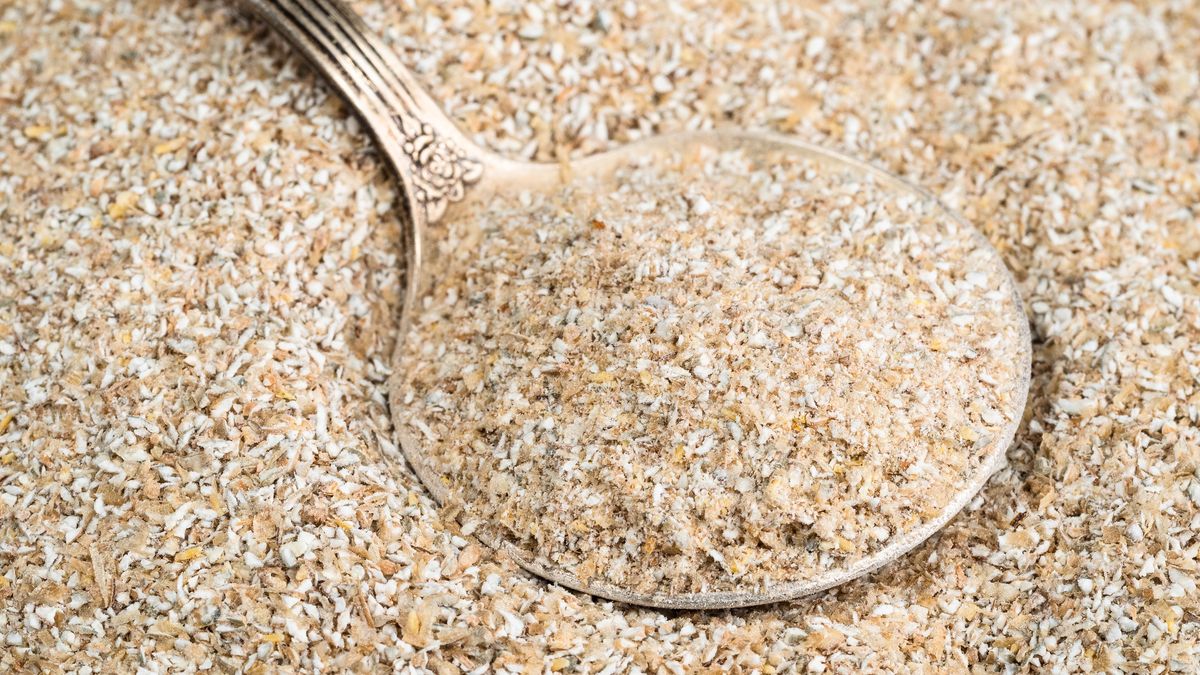 tablespoon in rye bran close up
old silver tablespoon in rye bran close up
KrimKate
dietary, milled, pounded, tablespoonful, miller's bran, millers bran