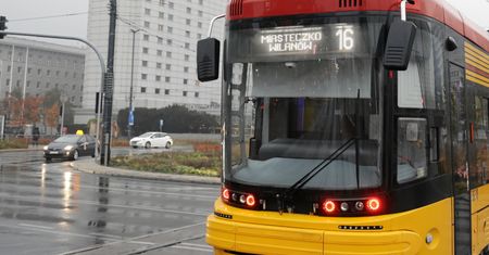 Wypadek na nowej linii tramwajowej w Warszawie do Wilanowa